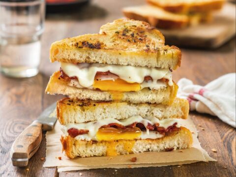 RB_Herbed-Butter-Grilled-Cheese-with-Fried-Egg-e1529605699837-800x600